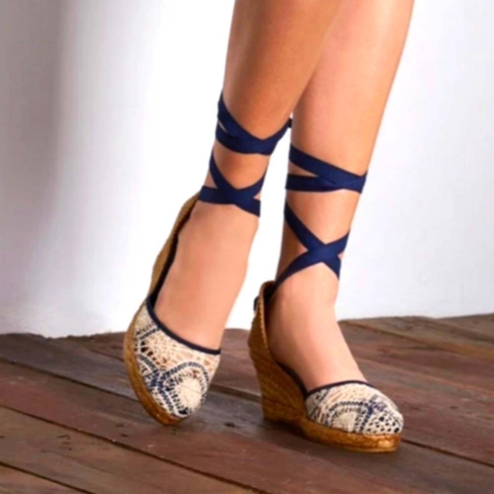 Viscata Sagaro Crochet White/Navy Espadrille Wedge Lace Up Size 39 / 8
